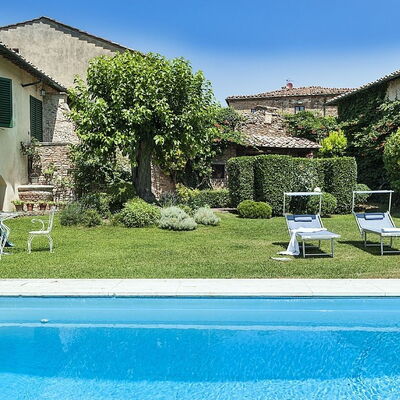 Villa Montalcinello In Siena, Private Pool: villa-montalcinello-chiusdino-villa-piscina