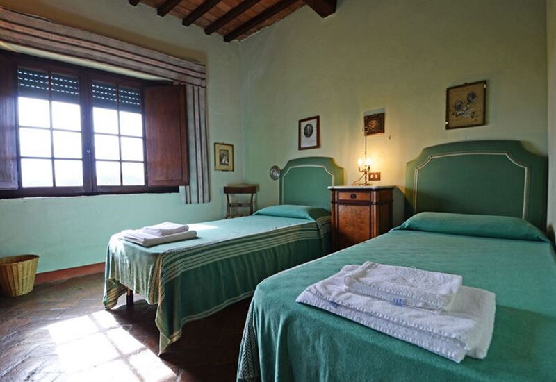 Villa Montalcinello In Siena, Private Pool: villa-montalcinello-chiusdino-villa-bedroom