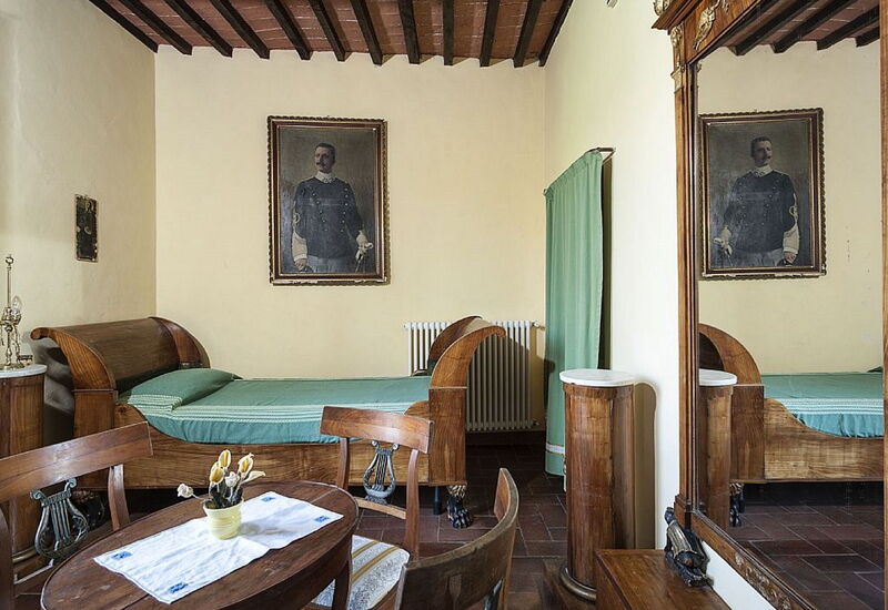 Villa Montalcinello In Siena, Private Pool: villa-montalcinello-chiusdino-villa-bedroom