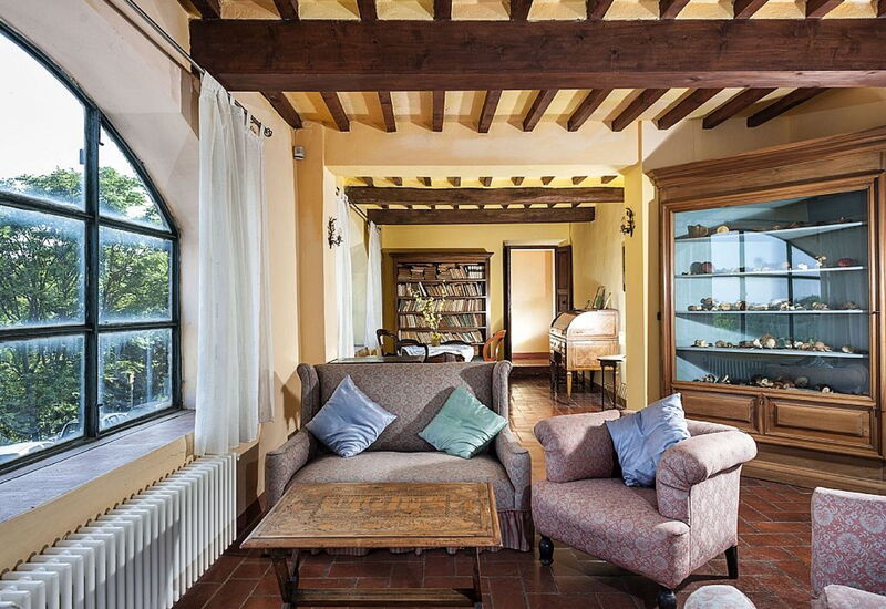 Villa Montalcinello In Siena, Private Pool: villa-montalcinello-chiusdino-villa-living-room