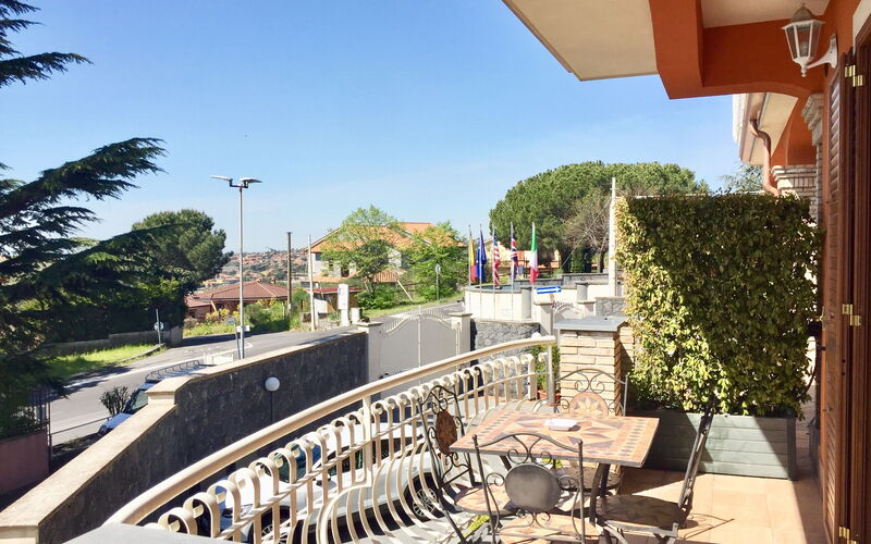 Etna View Holiday House In Catania - Unterkunft:&nbsp;Bilo 2: etna-view-holiday-house-2-trecastagni-catania-multyproperty-balcony