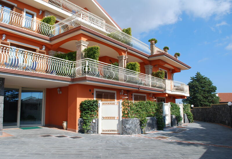 Etna View Holiday House In Catania: etna-view-holiday-house-trecastagni-catania-multyproperty-external