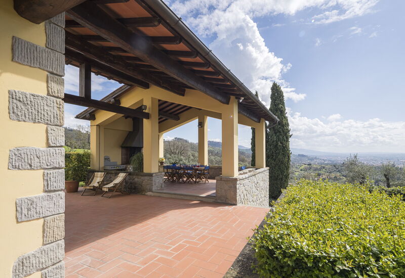 Villa Alessia Luxury: Autumn, Building Exterior, Spring, Summer