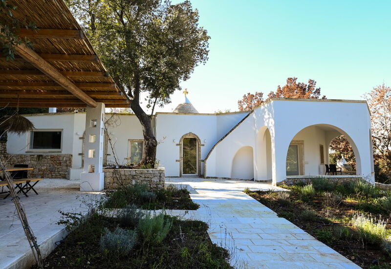 Villa Leonardo Luxury Locorotondo: Autumn, Main Entrance, Spring, Summer
