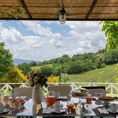Villa La Cerbaina: Ansichten, Außen, Draussen, Essen