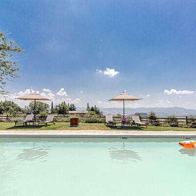 Villa La Cerbaina: Building Exterior, Pool