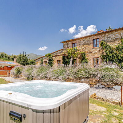 Villa La Cerbaina: Building Exterior, Hot Tub