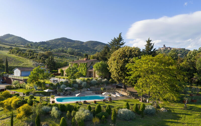 Villa La Cerbaina: Ansichten, Außen, Garten, Schwimmbad