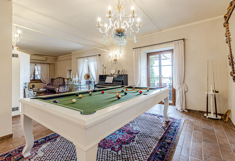 Villa La Cerbaina: Dining Room, Living Room