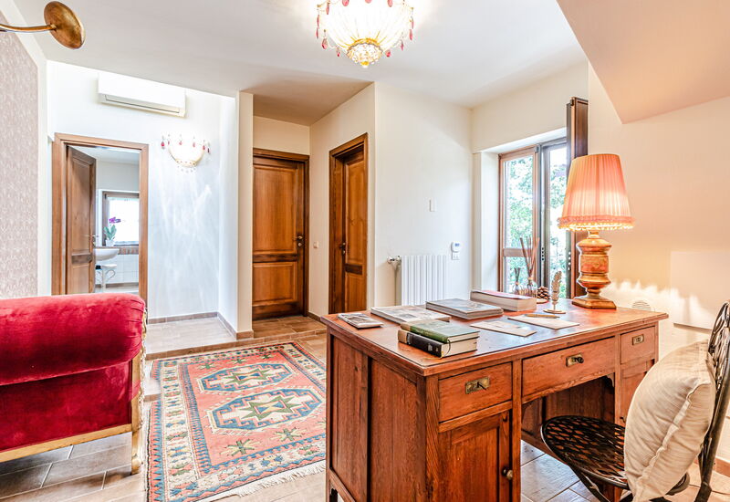 Villa La Cerbaina: Ground Floor entrance / study