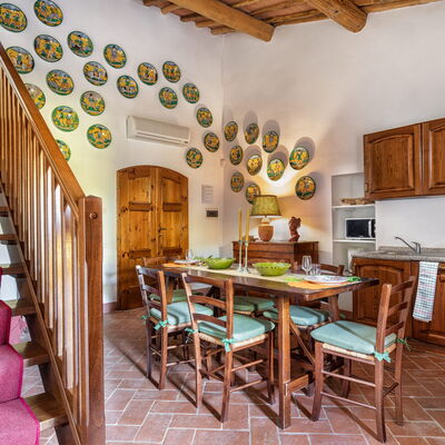 Agriturismo la Papessa - Unterkunft:&nbsp;Verbena Ap. 7: agriturismo-la-papessa-chianti-san-donato-farmhouse-verbena-diningroom