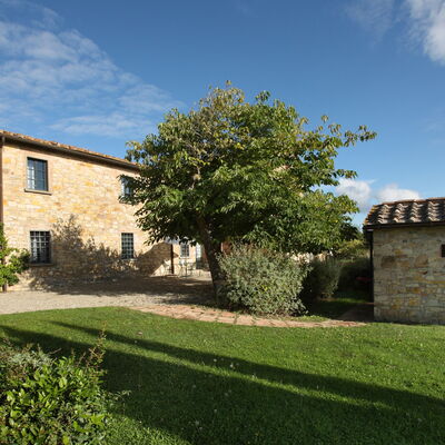 Agriturismo la Papessa: agriturismo-la-papessa-chianti-san-donato-farmhouse-external