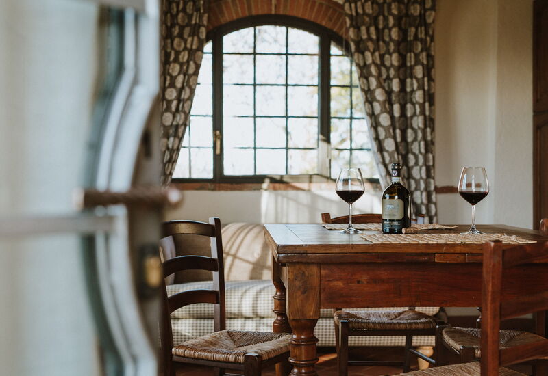 Agriturismo La Papessa: agriturismo-la-papessa-chianti-san-donato-farmhouse-melograno-livingroom