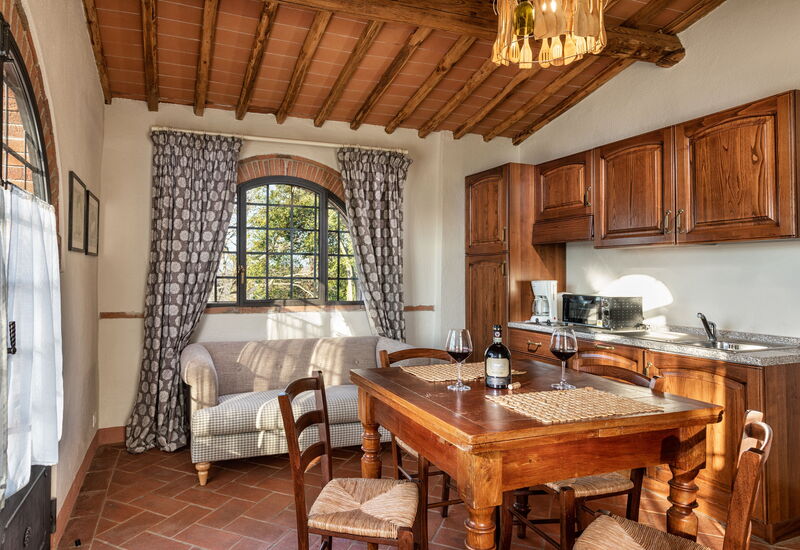 Agriturismo La Papessa: agriturismo-la-papessa-chianti-san-donato-farmhouse-melograno-living-room