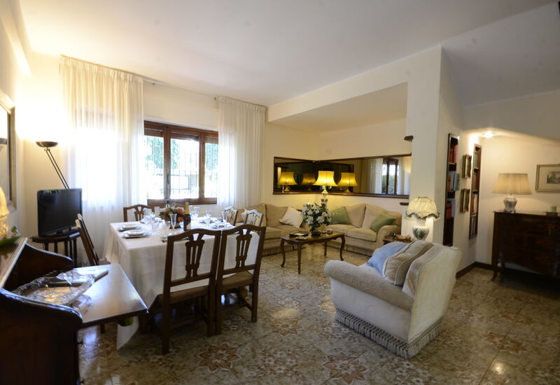 Casa Di Silvana: Dining Room, Living Room