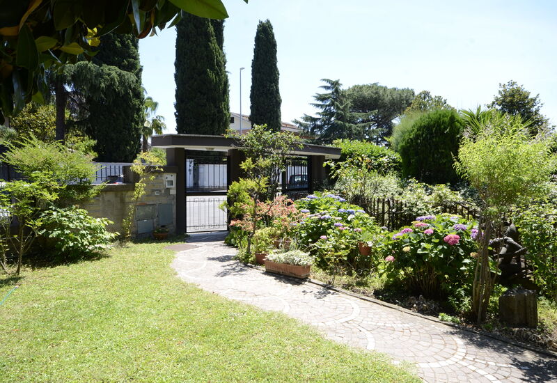 Casa Di Silvana: Building Exterior, Garden, Main Entrance