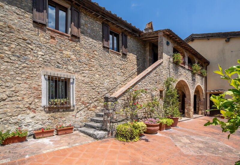 Casa La Cedrina, Pool, Lornano: Autumn, Garden, Main Entrance, Spring, Summer