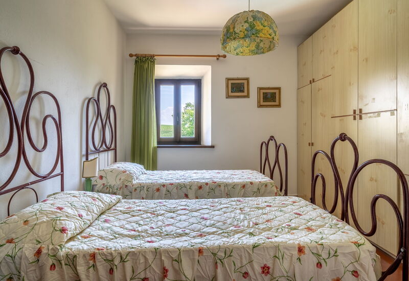 Casa La Cedrina, Pool, Lornano: Autumn, Bedroom, Spring, Summer