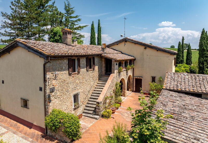 Casa La Cedrina, Pool, Lornano: Autumn, Garden, Main Entrance, Spring, Summer