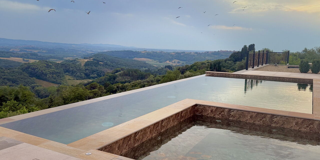 Villa Elisa: Ansichten, Außen, Schwimmbad