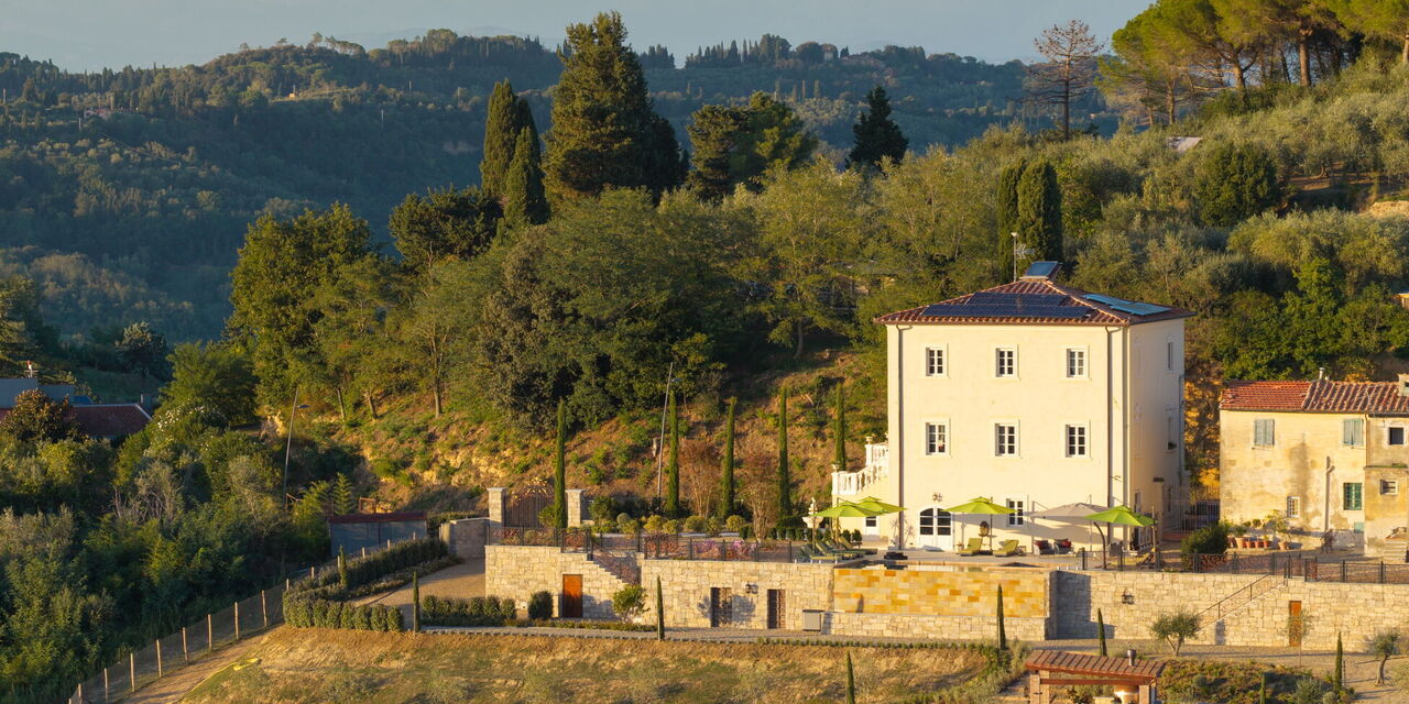 Villa Elisa: Ansichten, Außen, Draussen, Garten, Schwimmbad, Sommer, Whirlpool
