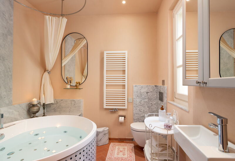 Villa Elisa: Bad, Whirlpool