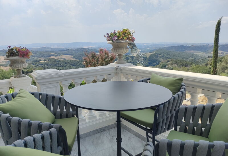 Villa Elisa: Balcony / Terrace / Patio, Building Exterior