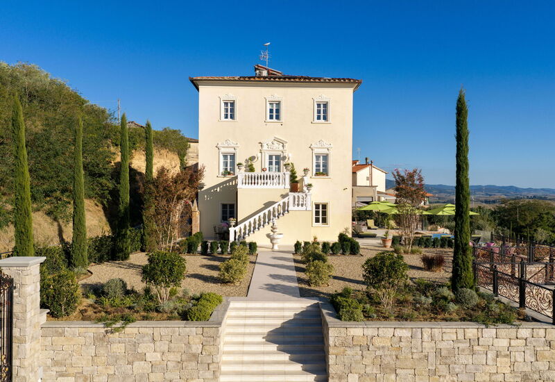 Villa Elisa: Außen, Garten, Haupteingang, Schwimmbad, Sommer