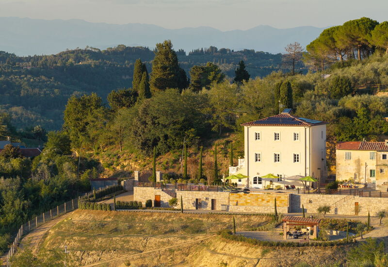 Villa Elisa: Ansichten, Außen, Draussen, Garten, Schwimmbad, Sommer, Whirlpool