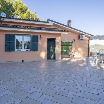 Villa Caroline, Private Pool and Seaview: Autunno, Balcone / Terrazza / Patio, Entrata Principale, Estate, Primavera