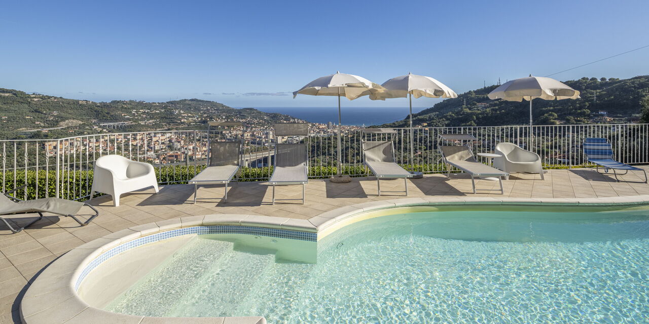 Villa Caroline, Private Pool and Seaview: Autunno, Estate, Piscina, Primavera