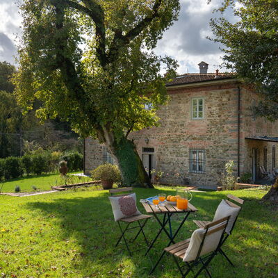 La Morella: all'aperto, Entrata Principale, Esterni, Piscina