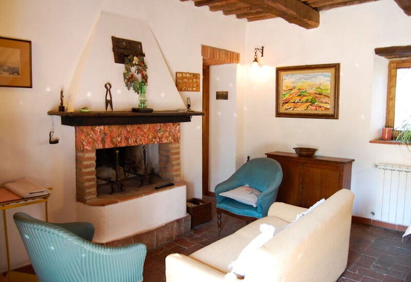 Poggino di Sorano: Dining Room, Living Room