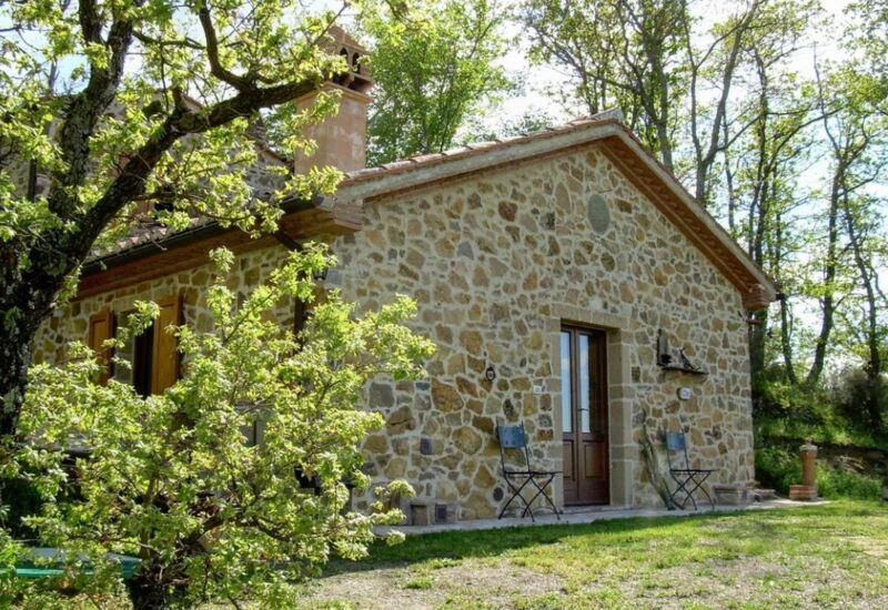 Poggino di Sorano: Building Exterior