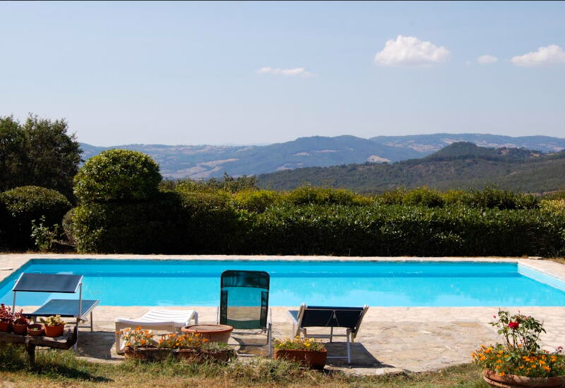 Poggino di Sorano: Building Exterior, Pool