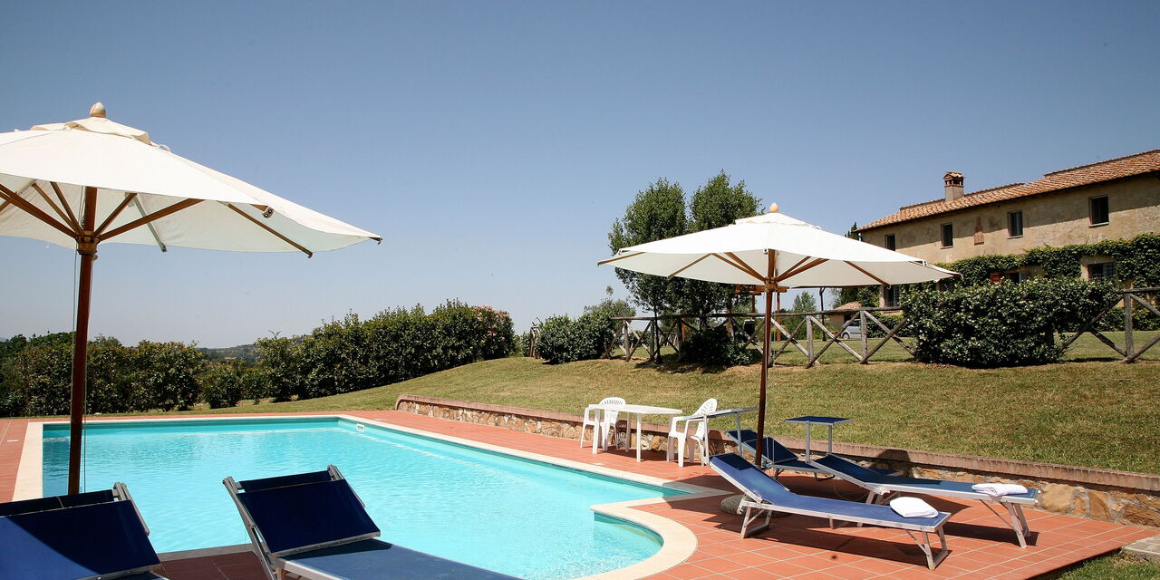 Podere San Giovanni: podere-san-giovanni-narni-terni-villa-pool