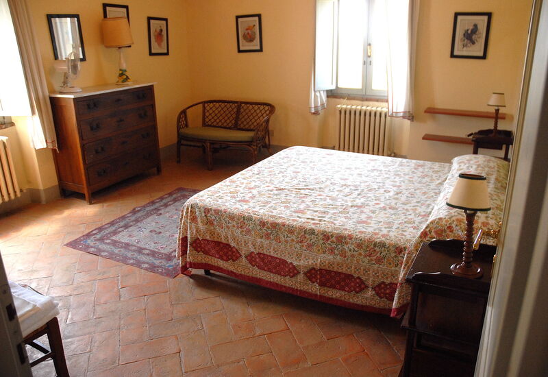 Podere San Giovanni: podere-san-giovanni-narni-terni-villa-bedroom