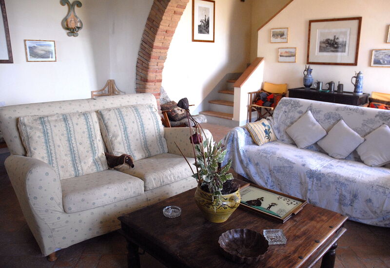 Podere San Giovanni: podere-san-giovanni-narni-terni-villa-living-room