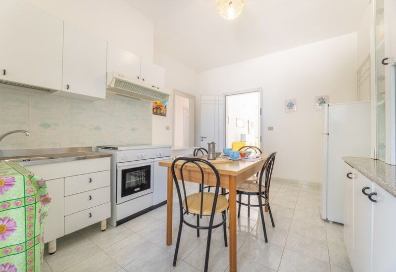 Villetta Bluette, Marina di Mancaversa: Autumn, Dining Room, Kitchen, Spring, Summer, Winter