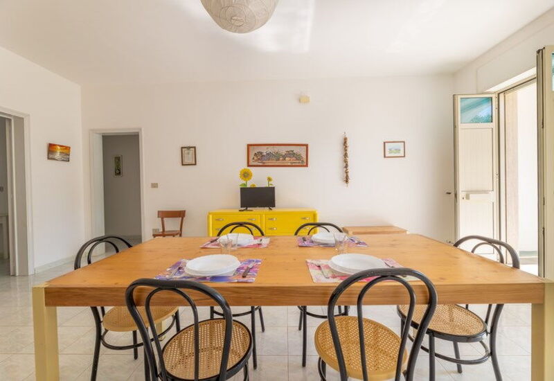 Villetta Bluette, Marina di Mancaversa: Autumn, Dining Room, Living Room, Spring, Summer, Winter
