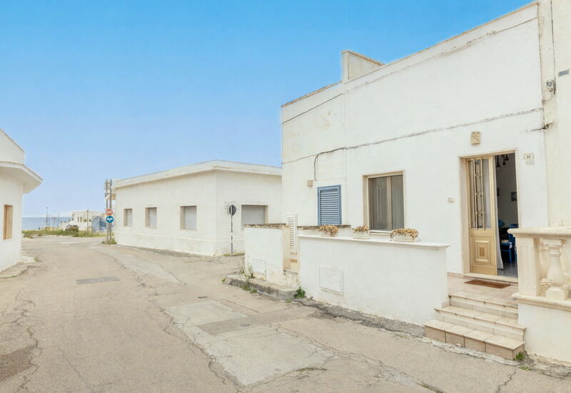 Casa Marinella, Marina di Mancaversa: Autumn, Main Entrance, Spring, Summer