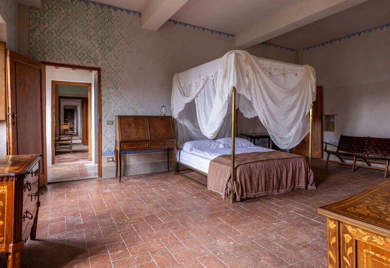 Villa Il Casalino, Florentine Hills with Pool: Autumn, Bedroom, Spring, Summer