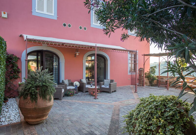 Villa Camelia: all'aperto, Balcone / Terrazza / Patio, Esterni