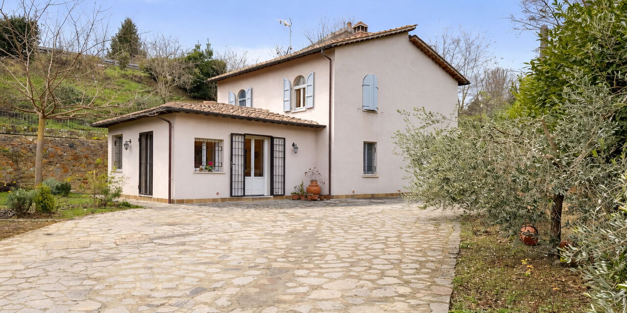 Villa Montepulciano Vineyard: Autumn, Main Entrance, Spring, Summer