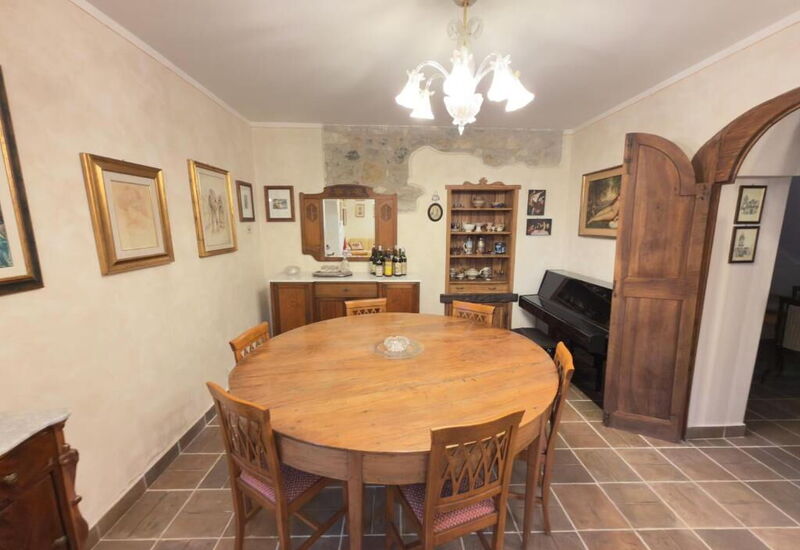 Villa Montepulciano Vineyard and Pool Retreat: Autumn, Living Room, Spring, Summer