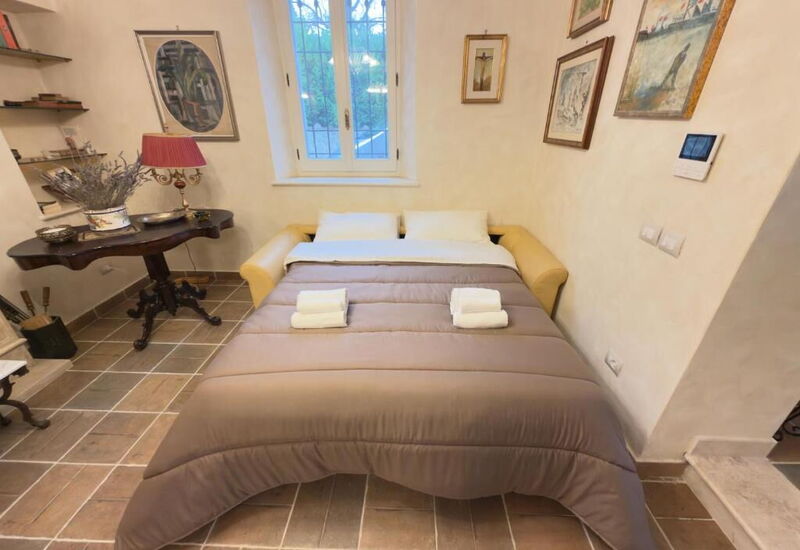 Villa Montepulciano Vineyard and Pool Retreat: Autumn, Living Room, Spring, Summer