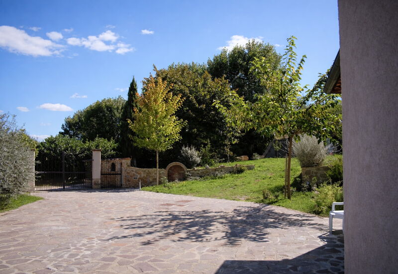 Villa Montepulciano Vineyard and Pool Retreat: Autumn, Garden, Spring, Summer