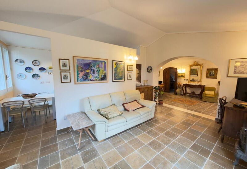 Villa Montepulciano Vineyard and Pool Retreat: Autumn, Living Room, Spring, Summer