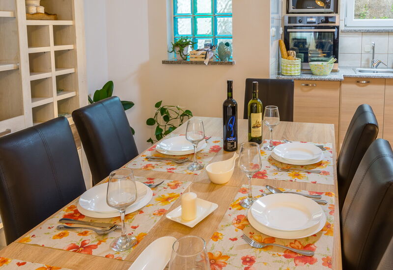 Holyday Home Midas: Autumn, Dining Room, Spring, Summer