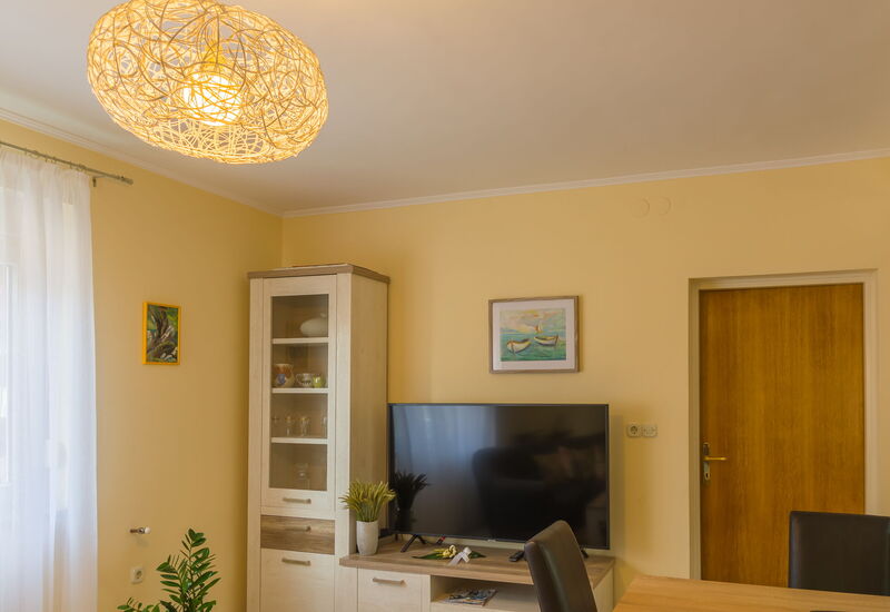 Holyday Home Midas: Autumn, Dining Room, Spring, Summer